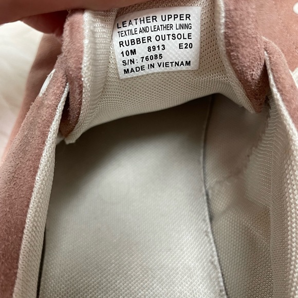 | Tory Burch | Howell Court Suede Sneaker - Malva / New Ivory. Size 10. - Picture 5 of 6